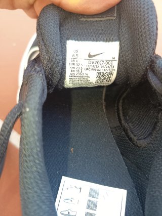 Zapatillas Nike Negras y Blancas