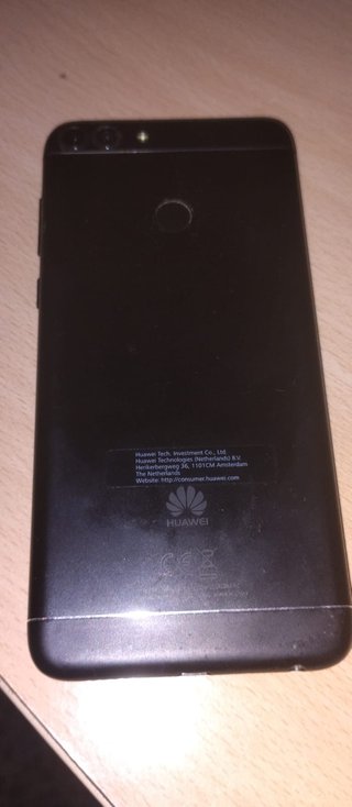Huawei P Smart Negro + Funda y Cable
