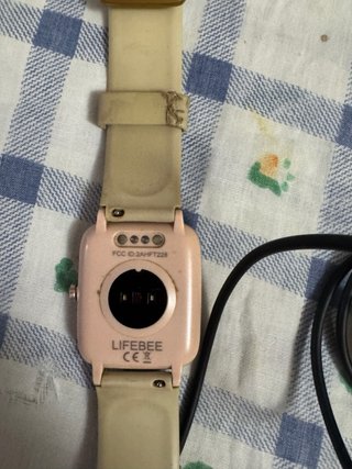 Smartwatch Beige e Oro