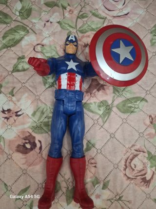 Action figure Capitano America