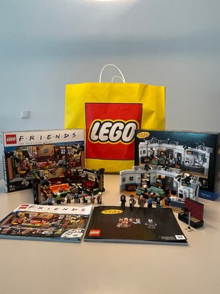 LEGO Friends y Seinfeld (21319 + 21328)
