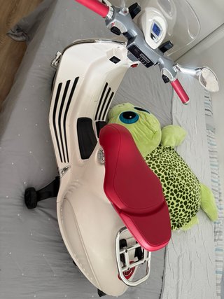 Moto Eléctrica Infantil Vespa Beige/Roja