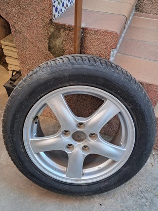 Llanta de coche Michelin 205/55 R16