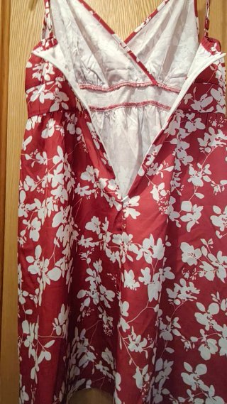 Vestido rojo floral tirantes