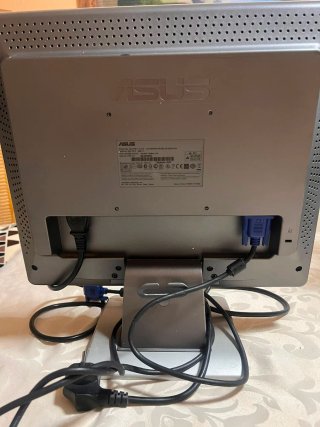 Pantalla LED Asus Plata y Negra