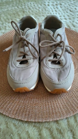 Zapatillas Parfois beige talla 37