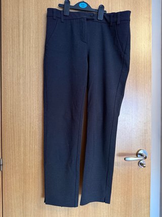 Pantalón de vestir azul con lunares