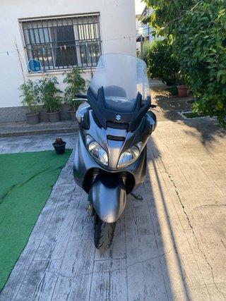 Suzuki Burgman 650 Executive 2006.