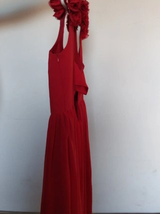 Vestido rojo a medida de modista tallaje cintura 4
