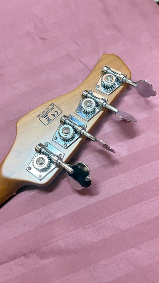 Sire Marcus Miller P5 + Fender Custom ’62