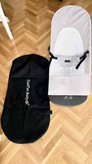 Hamaca Babybjorn con juguete