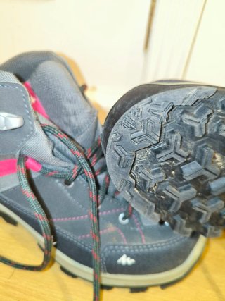 Botas montaña Quechua Talla 34