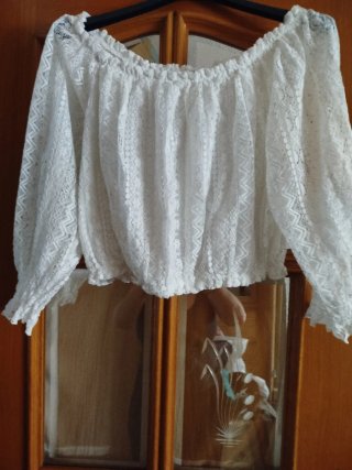 Blusa blanca de encaje