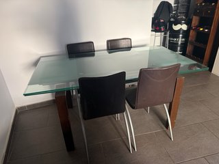 Mesa de comedor extensible cristal/madera y sillas