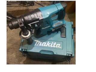 Taladro Makita con Cargador y Caja