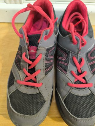 Zapatillas trekking niña Quechua T34