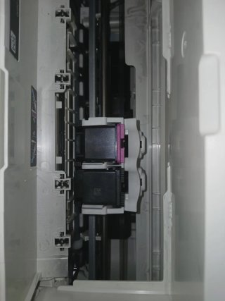 Impresora HP azul y blanca