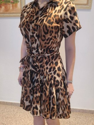 Vestido corto estampado leopardo