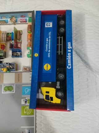Camión y Tienda Lidl