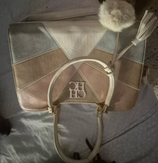 Bolso de mano blanco y negro