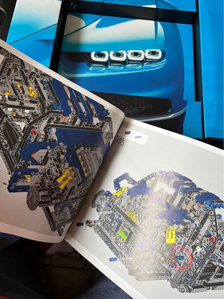 LEGO Technic Bugatti Chiron 42083