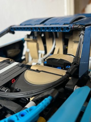 LEGO Technic Bugatti Chiron 42083