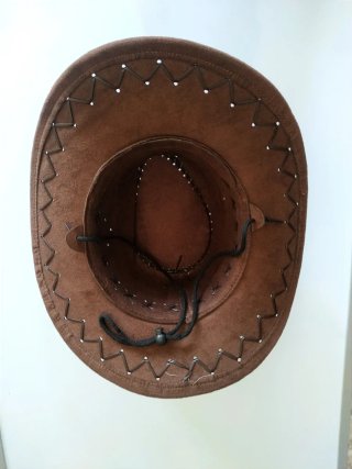 Sombrero vaquero marrón, gris con costuras. Negro
