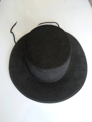 Sombrero vaquero marrón, gris con costuras. Negro