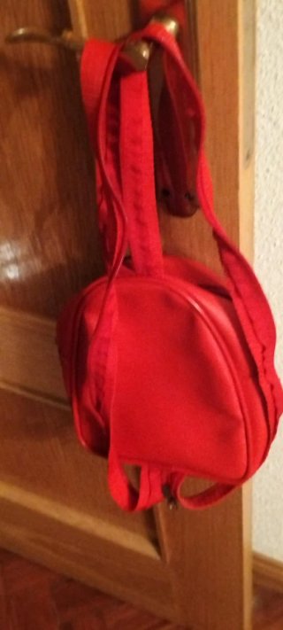 Mochila pequeña roja