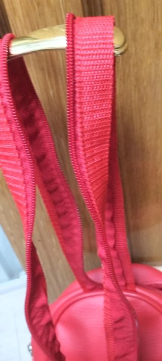 Mochila pequeña roja