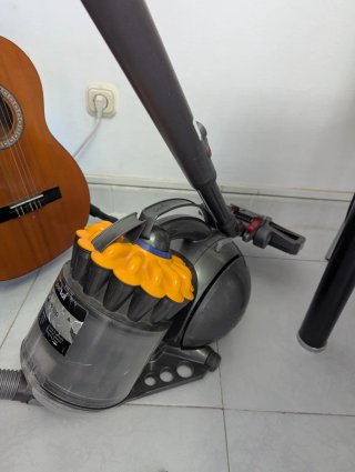 Aspiradora Dyson DC33c Up top