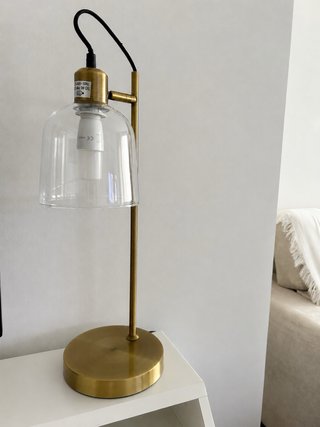 Lámpara de mesa dorada cristal