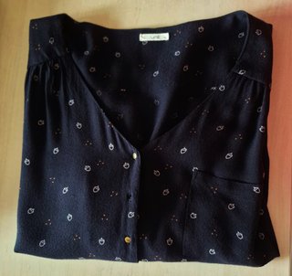 Camisa estampada Unit negra multicolor