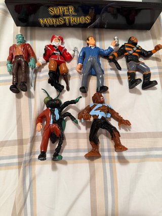 Figuras Super Monstruos Yolanda.