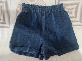Pantaloncini bambina in denim.