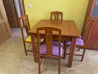 Conjunto de salón: mesa y sillas