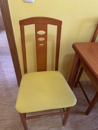 Conjunto de salón: mesa y sillas