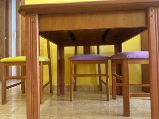 Conjunto de salón: mesa y sillas