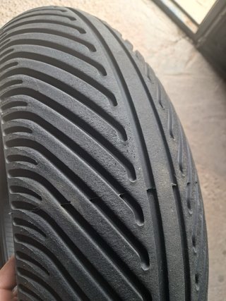 Neumático de competición para agua
