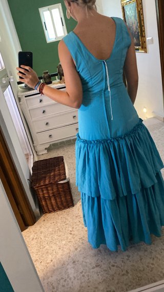 Traje de flamenca azul con volantes