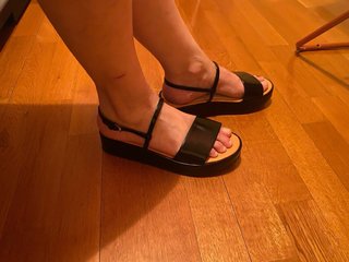Sandalias Bimba y Lola Plataforma Negra Naranja