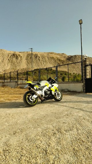Aprilia RSV4R