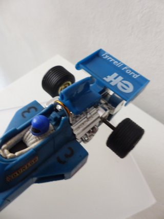 TYRRELL 007 "ELF" SCALEXTRIC - AZUL CLARO