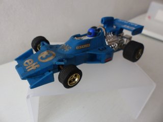 TYRRELL 007 "ELF" SCALEXTRIC - AZUL CLARO