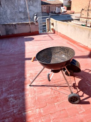 Barbacoa Negra con Ruedas