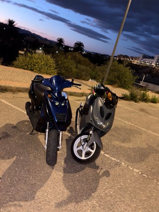 Beta Ark 49cc Scooter Azul/Negro