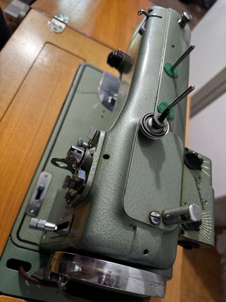 Máquina de coser industrial Refrey 427
