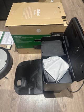 iRobot Roomba i1+ Base y Accesorios + Factura