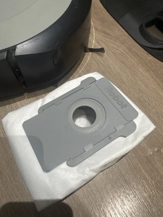 iRobot Roomba i1+ Base y Accesorios + Factura