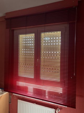 Persiana veneciana aluminio roja